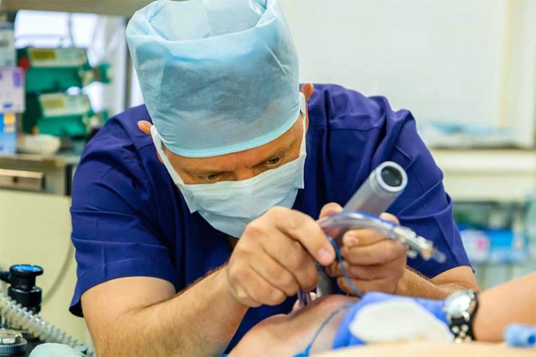 difficult laryngoscopy and intubation